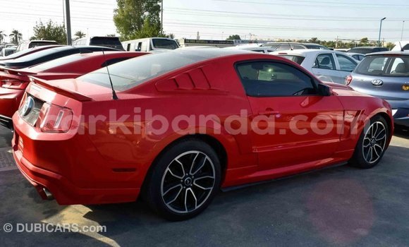 Acheter Import Voiture Ford Mustang Rouge à Import - Dubai, Ouganda Acheter Import Voiture Ford Mustang Rouge à Import - Dubai, Ouganda