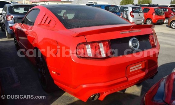 Acheter Import Voiture Ford Mustang Rouge à Import - Dubai, Ouganda Acheter Import Voiture Ford Mustang Rouge à Import - Dubai, Ouganda