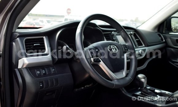 Buy Import Toyota Highlander Other Car in Import - Dubai in Uganda Buy Import Toyota Highlander Other Car in Import - Dubai in Uganda