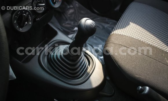 Acheter Import Voiture Toyota Hilux Noir à Import - Dubai, Ouganda Acheter Import Voiture Toyota Hilux Noir à Import - Dubai, Ouganda