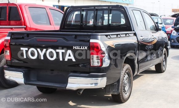 Acheter Import Voiture Toyota Hilux Noir à Import - Dubai, Ouganda Acheter Import Voiture Toyota Hilux Noir à Import - Dubai, Ouganda