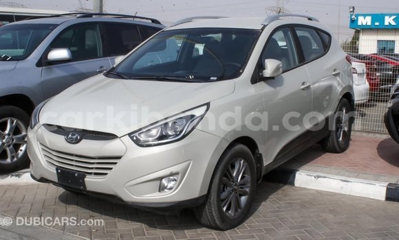Nunua Imported Hyundai Tucson Beige Gari ndani ya Import - Dubai nchini Uganda Nunua Imported Hyundai Tucson Beige Gari ndani ya Import - Dubai nchini Uganda