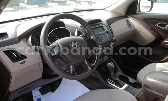 Nunua Imported Hyundai Tucson Beige Gari ndani ya Import - Dubai nchini Uganda Nunua Imported Hyundai Tucson Beige Gari ndani ya Import - Dubai nchini Uganda