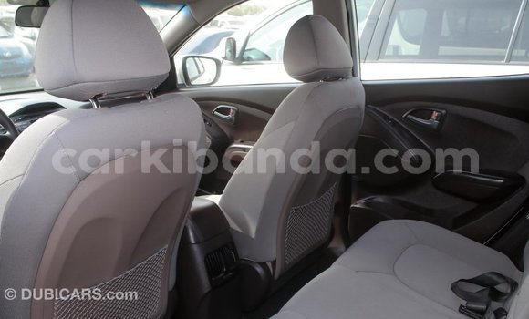 Nunua Imported Hyundai Tucson Beige Gari ndani ya Import - Dubai nchini Uganda Nunua Imported Hyundai Tucson Beige Gari ndani ya Import - Dubai nchini Uganda