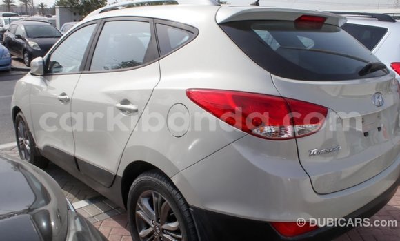 Nunua Imported Hyundai Tucson Beige Gari ndani ya Import - Dubai nchini Uganda Nunua Imported Hyundai Tucson Beige Gari ndani ya Import - Dubai nchini Uganda