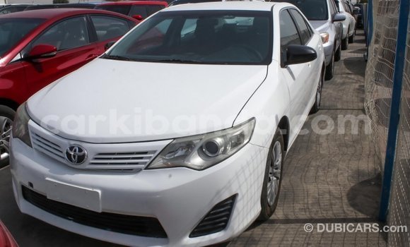 Gura Imported Toyota Camry White Imodoka i Import - Dubai mu Uganda Gura Imported Toyota Camry White Imodoka i Import - Dubai mu Uganda
