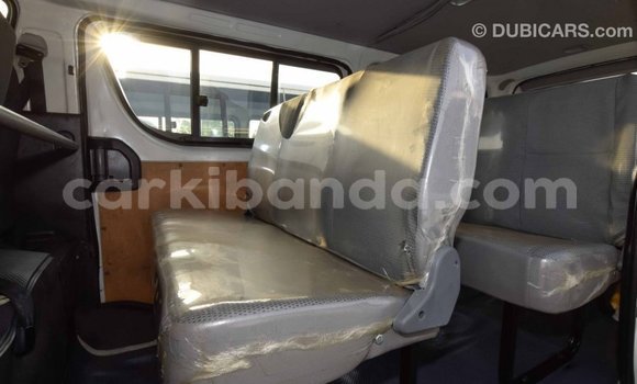 Nunua Imported Toyota Hiace Nyeupe Gari ndani ya Import - Dubai nchini Uganda Nunua Imported Toyota Hiace Nyeupe Gari ndani ya Import - Dubai nchini Uganda