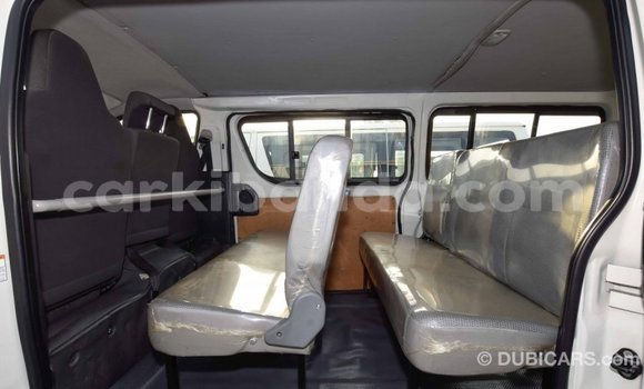 Nunua Imported Toyota Hiace Nyeupe Gari ndani ya Import - Dubai nchini Uganda Nunua Imported Toyota Hiace Nyeupe Gari ndani ya Import - Dubai nchini Uganda