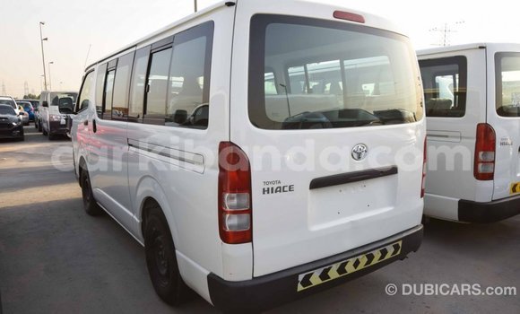 Nunua Imported Toyota Hiace Nyeupe Gari ndani ya Import - Dubai nchini Uganda Nunua Imported Toyota Hiace Nyeupe Gari ndani ya Import - Dubai nchini Uganda