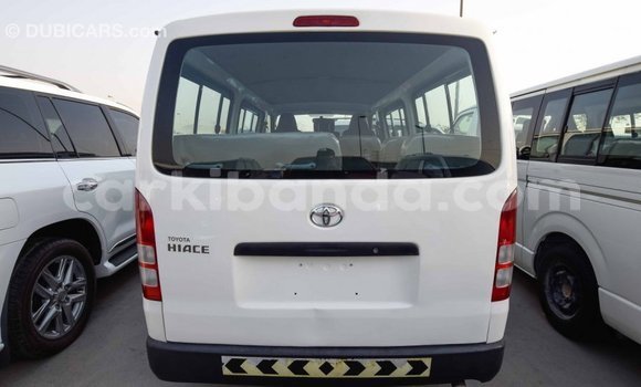 Nunua Imported Toyota Hiace Nyeupe Gari ndani ya Import - Dubai nchini Uganda Nunua Imported Toyota Hiace Nyeupe Gari ndani ya Import - Dubai nchini Uganda