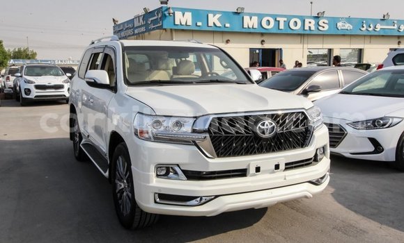 Buy Import Toyota Land Cruiser White Car in Import - Dubai in Uganda Buy Import Toyota Land Cruiser White Car in Import - Dubai in Uganda