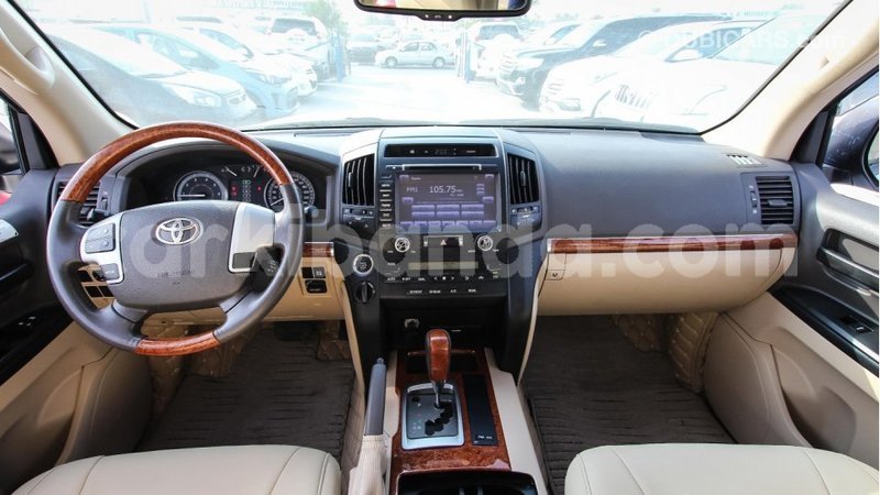 Big with watermark toyota land cruiser uganda import dubai 7913