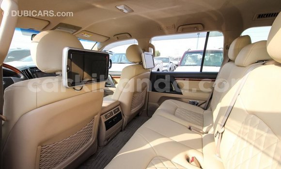 Buy Import Toyota Land Cruiser White Car in Import - Dubai in Uganda Buy Import Toyota Land Cruiser White Car in Import - Dubai in Uganda