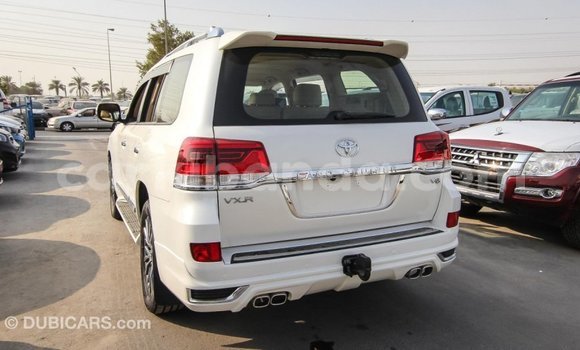 Buy Import Toyota Land Cruiser White Car in Import - Dubai in Uganda Buy Import Toyota Land Cruiser White Car in Import - Dubai in Uganda