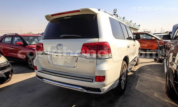 Buy Import Toyota Land Cruiser White Car in Import - Dubai in Uganda Buy Import Toyota Land Cruiser White Car in Import - Dubai in Uganda