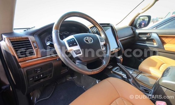 Gura Imported Toyota Land Cruiser Brown Imodoka i Import - Dubai mu Uganda Gura Imported Toyota Land Cruiser Brown Imodoka i Import - Dubai mu Uganda