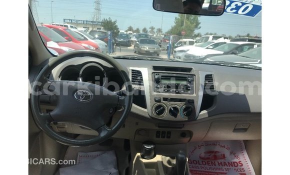 Nunua Imported Toyota Fortuner Nyeusi Gari ndani ya Import - Dubai nchini Uganda Nunua Imported Toyota Fortuner Nyeusi Gari ndani ya Import - Dubai nchini Uganda