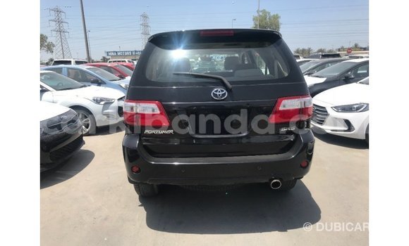 Nunua Imported Toyota Fortuner Nyeusi Gari ndani ya Import - Dubai nchini Uganda Nunua Imported Toyota Fortuner Nyeusi Gari ndani ya Import - Dubai nchini Uganda