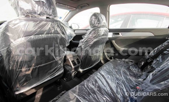 Acheter Import Voiture Hyundai Sonata Blanc à Import - Dubai, Ouganda Acheter Import Voiture Hyundai Sonata Blanc à Import - Dubai, Ouganda