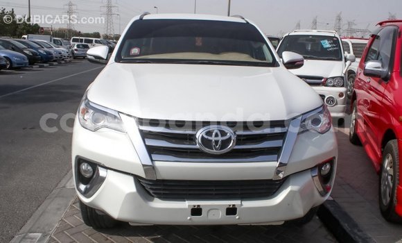 Gura Imported Toyota Fortuner White Imodoka i Import - Dubai mu Uganda Gura Imported Toyota Fortuner White Imodoka i Import - Dubai mu Uganda