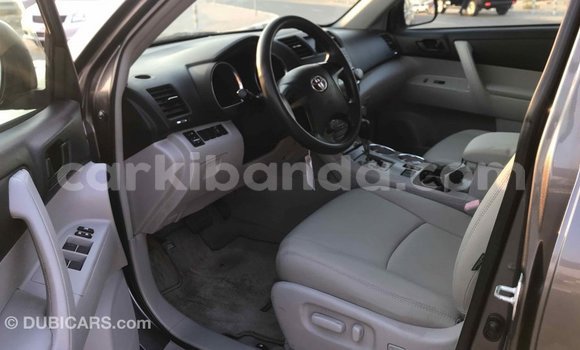Buy Import Toyota Highlander Other Car in Import - Dubai in Uganda Buy Import Toyota Highlander Other Car in Import - Dubai in Uganda