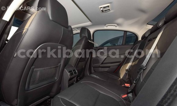 Nunua Imported Jaguar XE Nyekundu Gari ndani ya Import - Dubai nchini Uganda Nunua Imported Jaguar XE Nyekundu Gari ndani ya Import - Dubai nchini Uganda