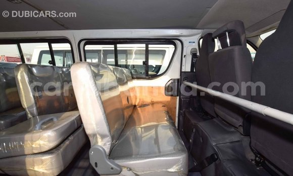 Acheter Import Voiture Toyota Hiace Blanc à Import - Dubai, Ouganda Acheter Import Voiture Toyota Hiace Blanc à Import - Dubai, Ouganda