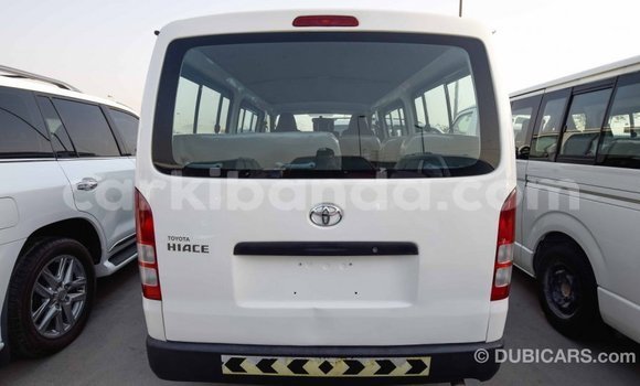 Acheter Import Voiture Toyota Hiace Blanc à Import - Dubai, Ouganda Acheter Import Voiture Toyota Hiace Blanc à Import - Dubai, Ouganda