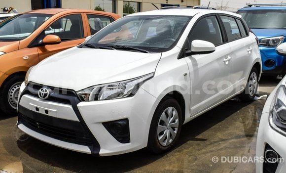 Nunua Imported Toyota Yaris Nyeupe Gari ndani ya Import - Dubai nchini Uganda Nunua Imported Toyota Yaris Nyeupe Gari ndani ya Import - Dubai nchini Uganda