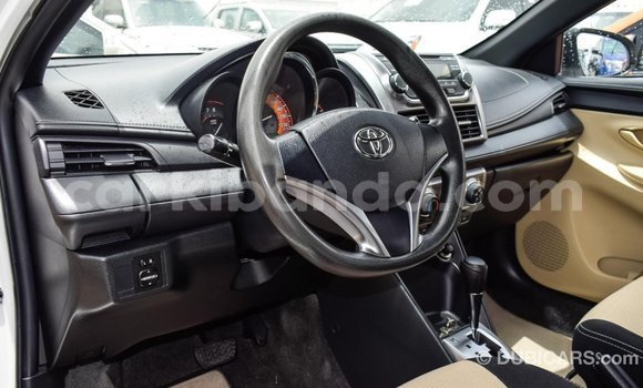 Nunua Imported Toyota Yaris Nyeupe Gari ndani ya Import - Dubai nchini Uganda Nunua Imported Toyota Yaris Nyeupe Gari ndani ya Import - Dubai nchini Uganda