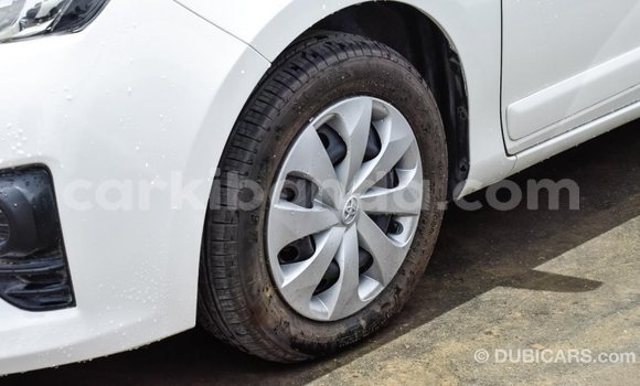 Nunua Imported Toyota Yaris Nyeupe Gari ndani ya Import - Dubai nchini Uganda Nunua Imported Toyota Yaris Nyeupe Gari ndani ya Import - Dubai nchini Uganda