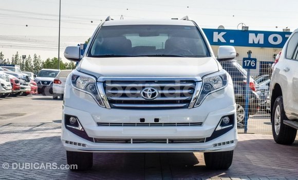 Nunua Imported Toyota Prado Nyeupe Gari ndani ya Import - Dubai nchini Uganda Nunua Imported Toyota Prado Nyeupe Gari ndani ya Import - Dubai nchini Uganda