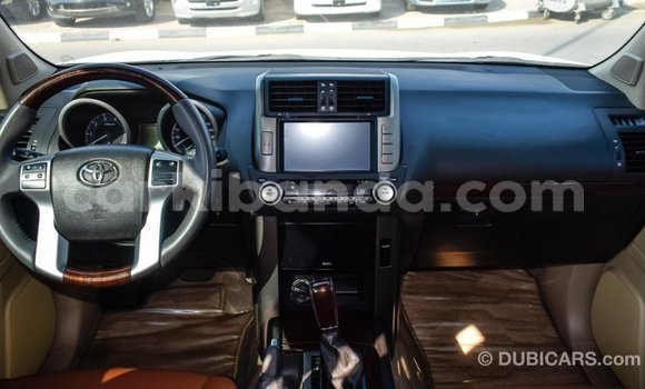 Nunua Imported Toyota Prado Nyeupe Gari ndani ya Import - Dubai nchini Uganda Nunua Imported Toyota Prado Nyeupe Gari ndani ya Import - Dubai nchini Uganda