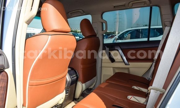 Nunua Imported Toyota Prado Nyeupe Gari ndani ya Import - Dubai nchini Uganda Nunua Imported Toyota Prado Nyeupe Gari ndani ya Import - Dubai nchini Uganda