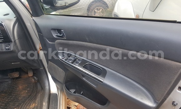 Acheter Occasion Voiture Toyota Wish Gris à Kampala, Ouganda Acheter Occasion Voiture Toyota Wish Gris à Kampala, Ouganda