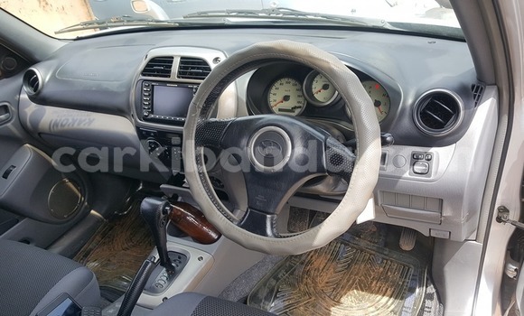 Acheter Occasion Voiture Toyota RAV4 Gris à Kampala, Ouganda Acheter Occasion Voiture Toyota RAV4 Gris à Kampala, Ouganda
