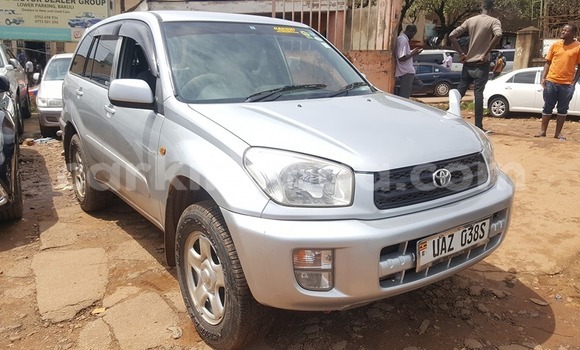 Acheter Occasion Voiture Toyota RAV4 Gris à Kampala, Ouganda Acheter Occasion Voiture Toyota RAV4 Gris à Kampala, Ouganda
