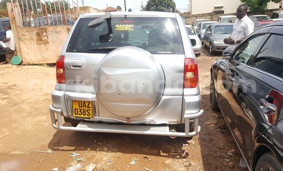 Acheter Occasion Voiture Toyota RAV4 Gris à Kampala, Ouganda Acheter Occasion Voiture Toyota RAV4 Gris à Kampala, Ouganda