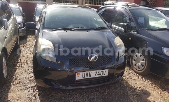 Acheter Occasion Voiture Toyota Vitz Noir à Kampala, Ouganda Acheter Occasion Voiture Toyota Vitz Noir à Kampala, Ouganda