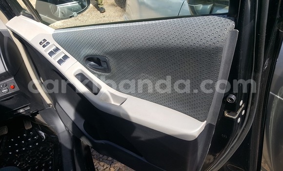 Acheter Occasion Voiture Toyota Vitz Noir à Kampala, Ouganda Acheter Occasion Voiture Toyota Vitz Noir à Kampala, Ouganda