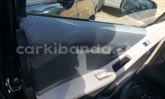 Acheter Occasion Voiture Toyota Vitz Noir à Kampala, Ouganda Acheter Occasion Voiture Toyota Vitz Noir à Kampala, Ouganda