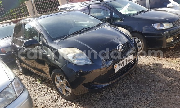 Acheter Occasion Voiture Toyota Vitz Noir à Kampala, Ouganda Acheter Occasion Voiture Toyota Vitz Noir à Kampala, Ouganda