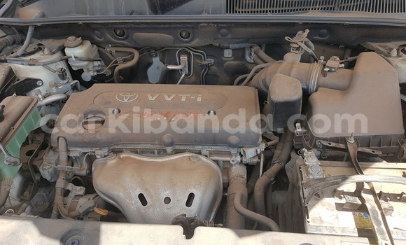 Acheter Occasion Voiture Toyota RAV4 Blanc à Kampala, Ouganda Acheter Occasion Voiture Toyota RAV4 Blanc à Kampala, Ouganda