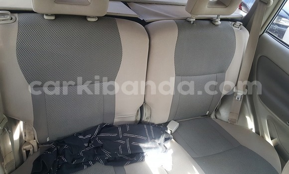 Acheter Occasion Voiture Toyota RAV4 Gris à Kampala, Ouganda Acheter Occasion Voiture Toyota RAV4 Gris à Kampala, Ouganda