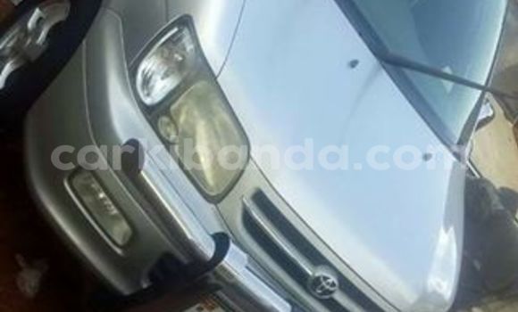 Acheter Occasion Voiture Toyota Noah Gris à Kampala, Ouganda Acheter Occasion Voiture Toyota Noah Gris à Kampala, Ouganda