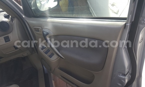 Acheter Occasion Voiture Toyota RAV4 Gris à Kampala, Ouganda Acheter Occasion Voiture Toyota RAV4 Gris à Kampala, Ouganda