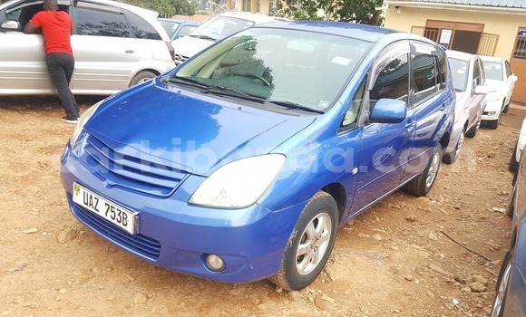 Acheter Occasion Voiture Toyota Spacio Bleu à Kampala, Ouganda Acheter Occasion Voiture Toyota Spacio Bleu à Kampala, Ouganda