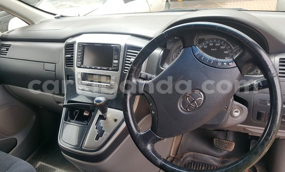 Acheter Occasion Voiture Toyota Alphard Gris à Kampala, Ouganda Acheter Occasion Voiture Toyota Alphard Gris à Kampala, Ouganda