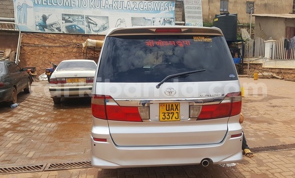 Acheter Occasion Voiture Toyota Alphard Gris à Kampala, Ouganda Acheter Occasion Voiture Toyota Alphard Gris à Kampala, Ouganda
