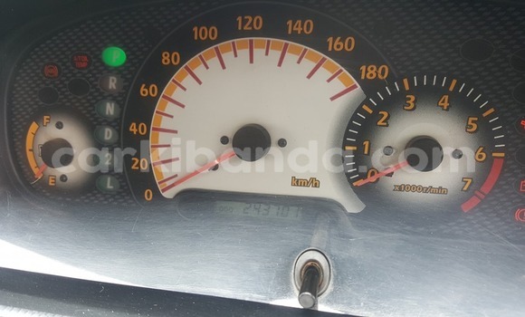 Acheter Occasion Voiture Toyota Noah Gris à Kampala, Ouganda Acheter Occasion Voiture Toyota Noah Gris à Kampala, Ouganda